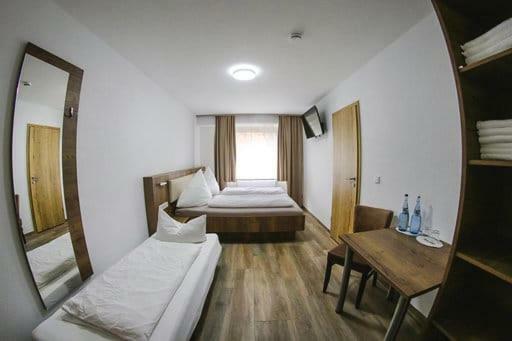 Look Hotel & Rooms Крайльсхайм Экстерьер фото