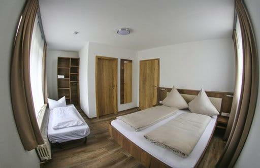Look Hotel & Rooms Крайльсхайм Экстерьер фото